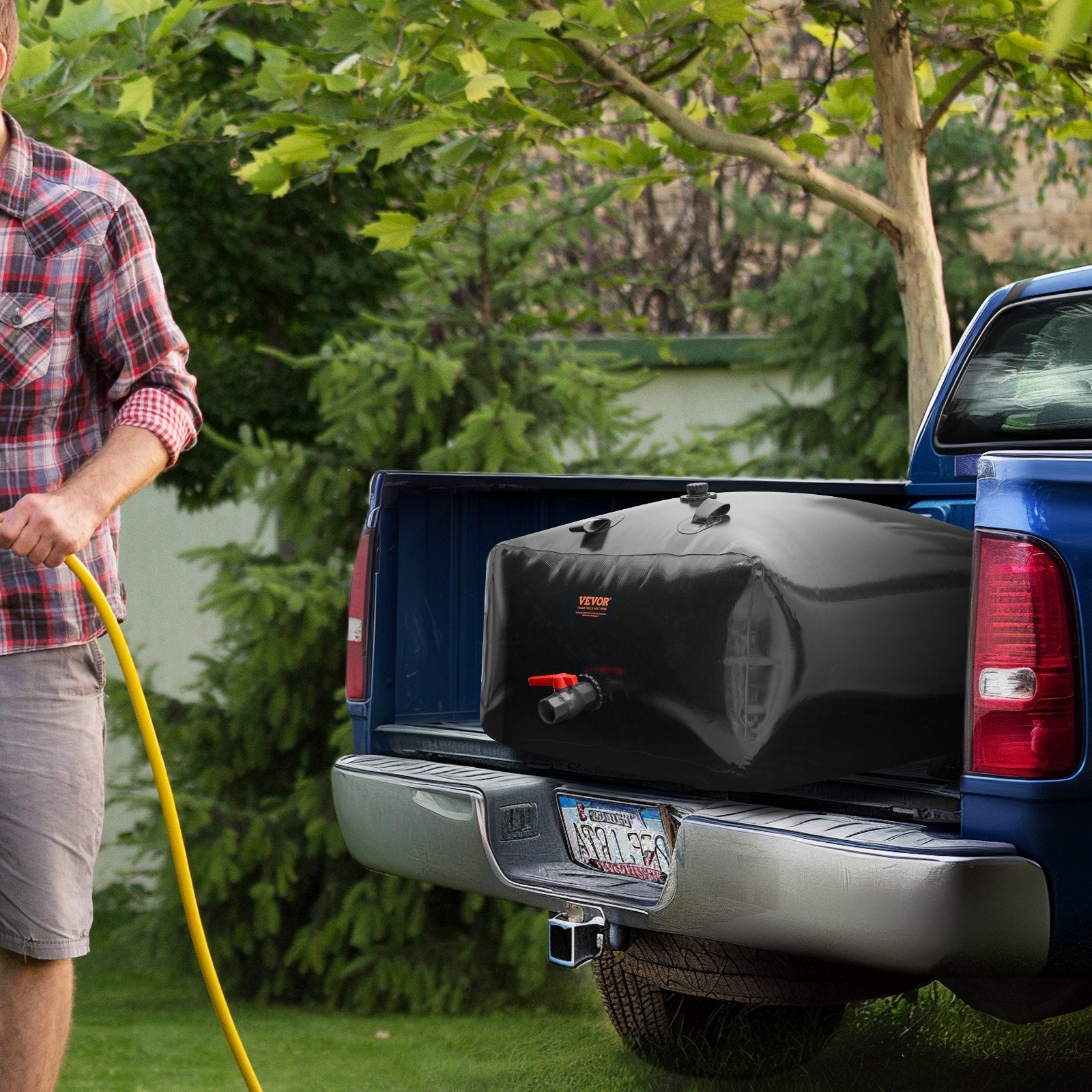 VEVOR Portable Water Storage Bladder 142.7 Gal PVC Collapsible Water Tank Black